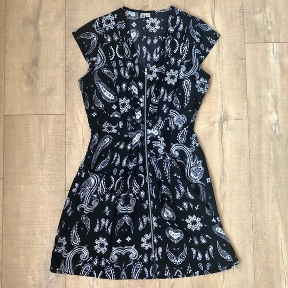 Front zip black dress